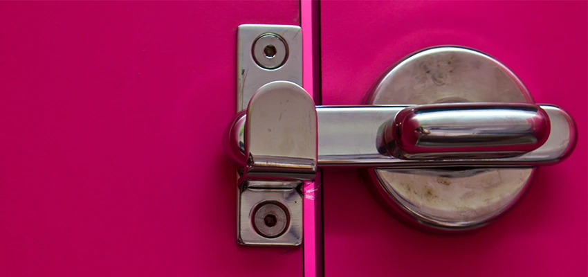 Childproof Gate Lock in Lombard