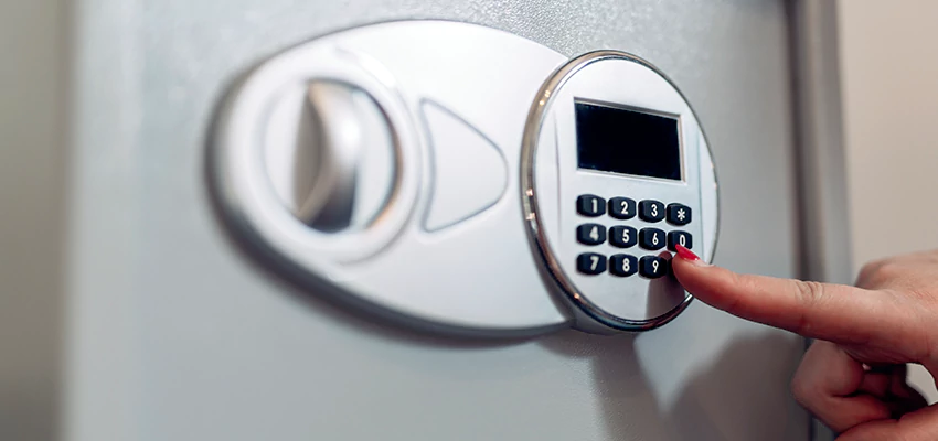Jewelry Safe Cracking in Lombard, Illinois
