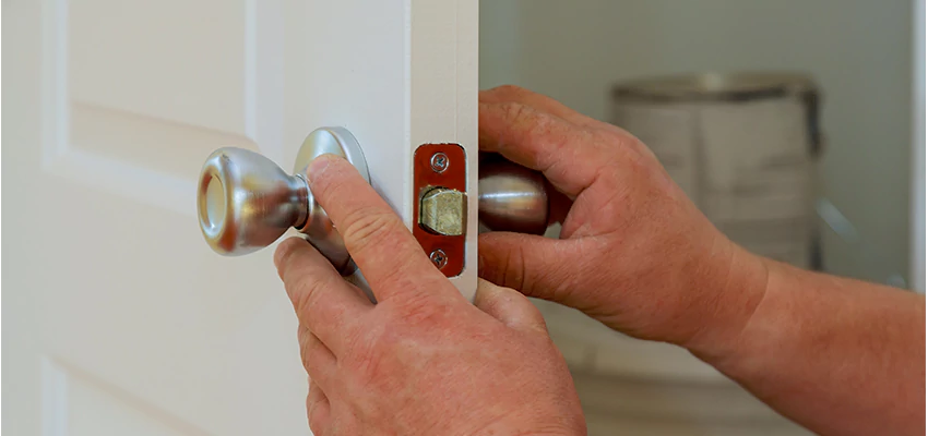 AAA Locksmiths For lock Replacement in Lombard, Illinois