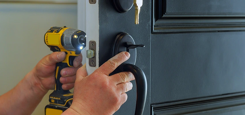 Sliding Door Lock Repair in Lombard